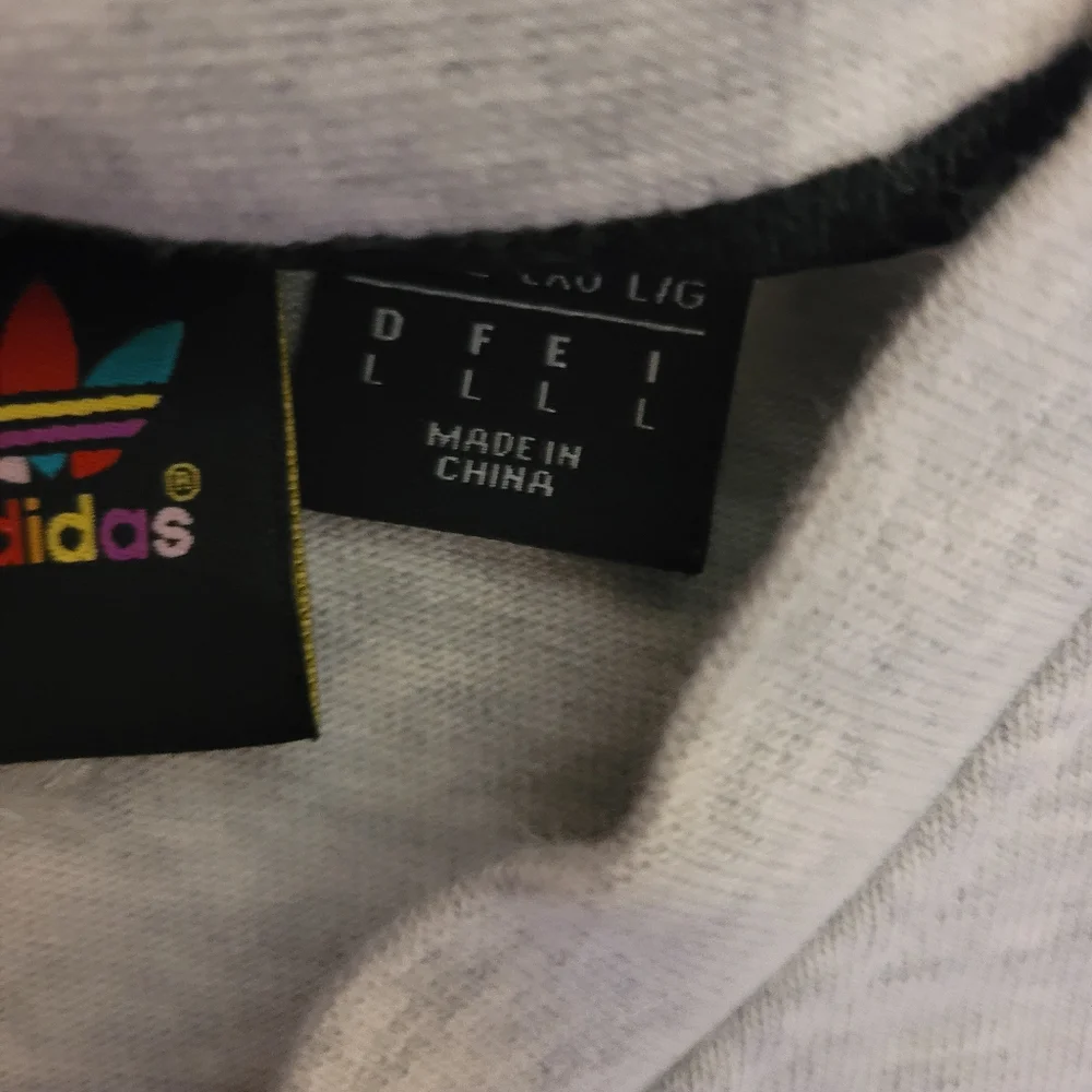 Adidas/Pharrell Williams Collab S/S sweatshirt